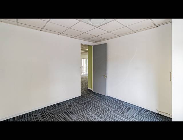 127M² OFFICE TO LET IN FERNDALE